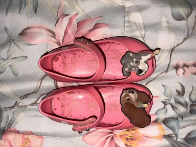 Mini Melissa A Dama e o Vagabundo lindaaa demais e pouquíssimo usada 
