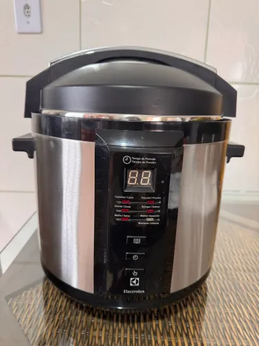 Panela de Pressão Elétrica 6L Electrolux PCC10