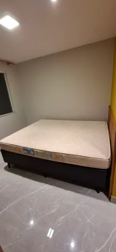 Cama Queen com colchão