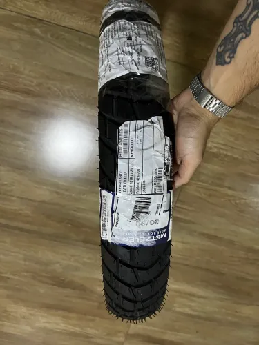 Pneu 90/90 21 Dianteiro Metzeler Moto Karoo Street