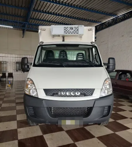 Iveco Daily Bau Refrigerado 2014