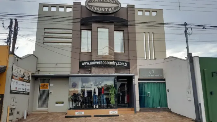Ponto Comercial Piso Superior localizado na Av. Antônio Paschoal
