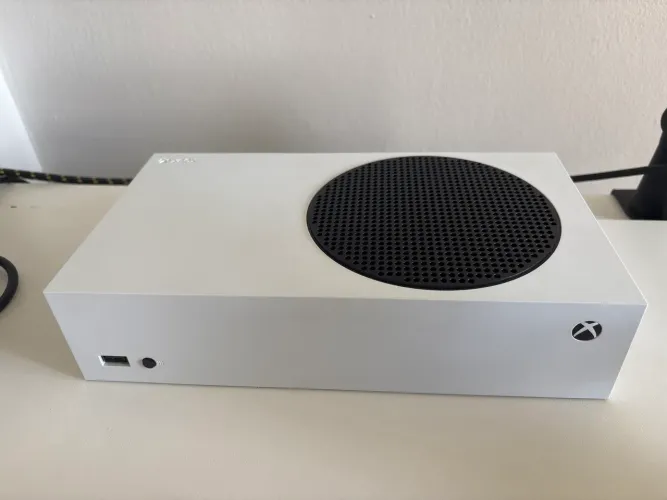 Xbox Series S - Impecável, sem marcas de uso
