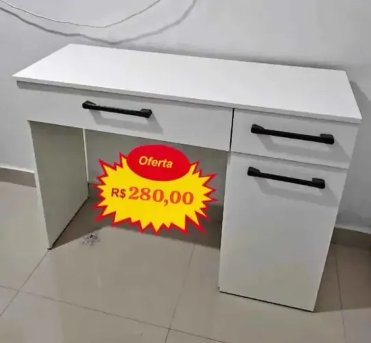 Escrivaninhas na Promoção