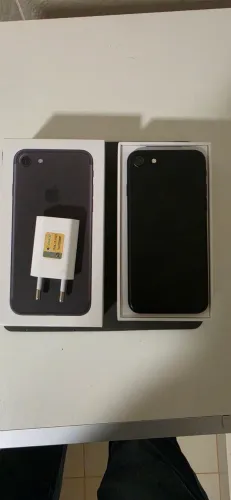 iPhone 7 32GB Preto - Com Caixa e Carregador