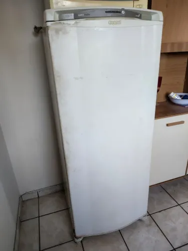 Vendo Geladeira Frost Free em ótimo Estado