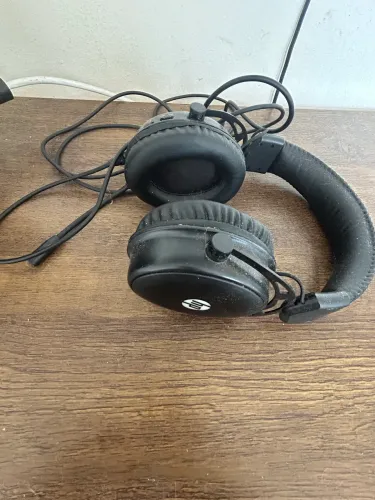 Headset hp preto com led e microfone