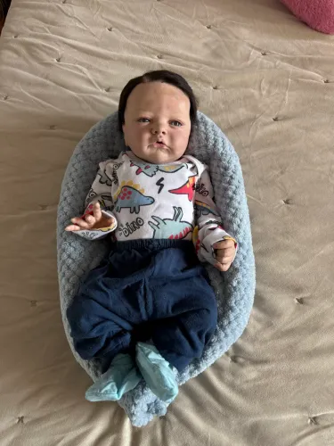 Babe Reborn Menino (roupa inclusa)