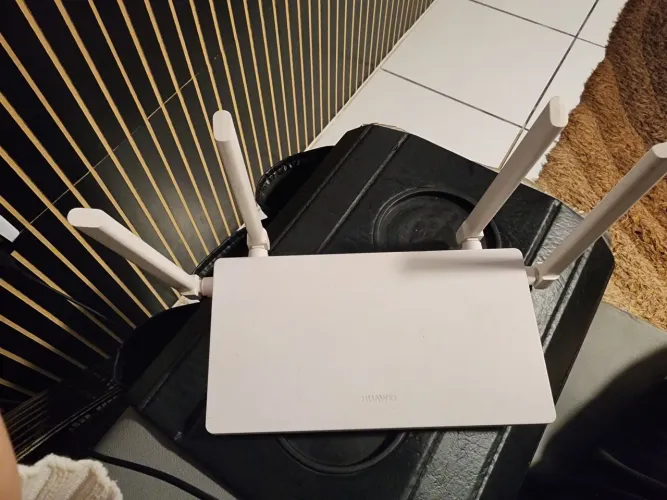 Roteador Wi-Fi marca Huawei