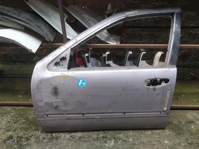 Porta Nissan Maxima