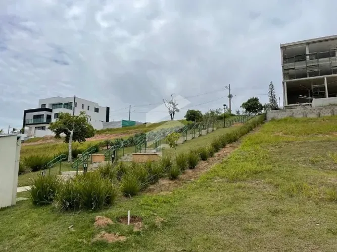 Vende Terreno de 535m² no condomínio Jardins Veneza - Vila Velha