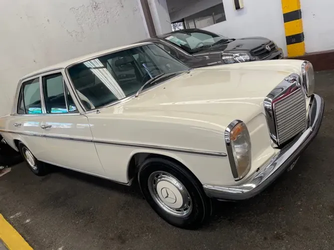 Mercedes-Benz 220-S Sedan 2.2 6V 4P Gasolina. 1972