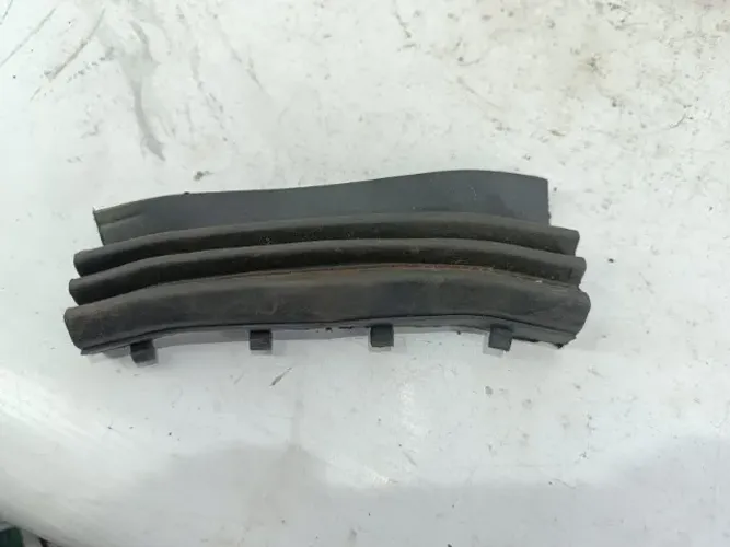 Borracha acabamento superior coluna chave de seta Ford Escort 97-02 