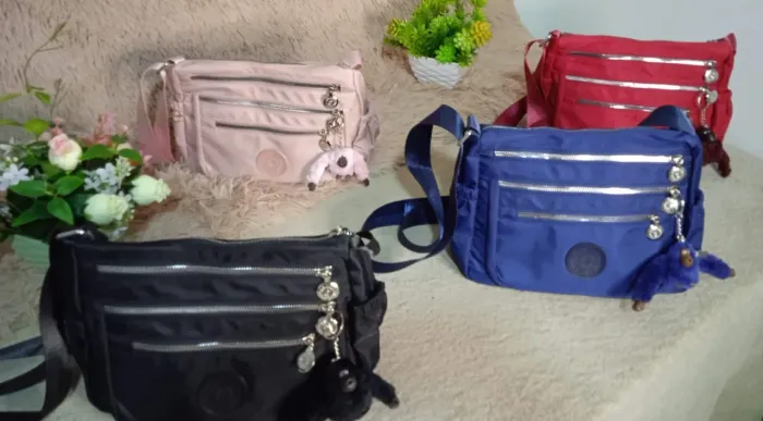 BOLSA NO TACTEL (SOMENE NA COR AZUL OU VERMELHO)