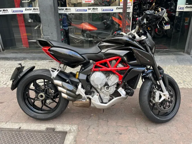 MV Agusta Rivale 800cc / pneus novos 0km / 3 cilindros em linha