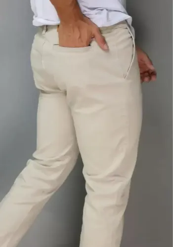 Calça Bolso Embutido Sarja Bege