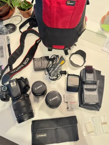 Máquina Fotográfica Canon EOS Rebel T3i + Kit completo