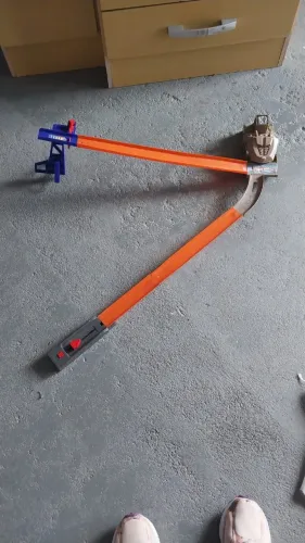 Pista Hot Wheels Junkyard Dog Attack Track
