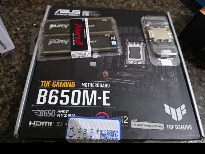 Kit com Asus b650m-e + 16gb (2x8gb) der5 5200mhz + r5 7500f 