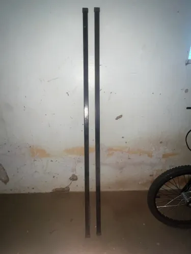 Par de ferros da caçamba da Fiat Toro