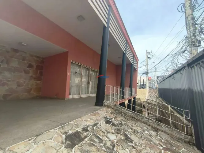 CASA AMPLA PARA MONTAR SUA EMPRESA, CÔMODOS AMPLOS, 10 VAGAS DE GARAGEM