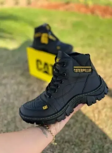 Bota Cat