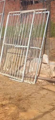 Grade de ferro 200x1.50. E 200x200