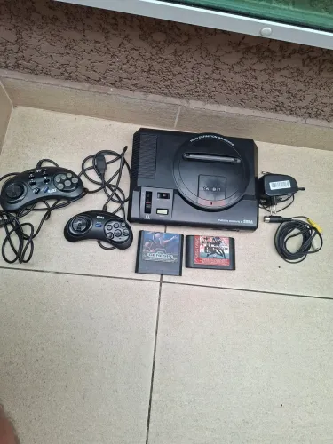 MEGA DRIVE 2 COM 2 JOGOS ORIGINAIS