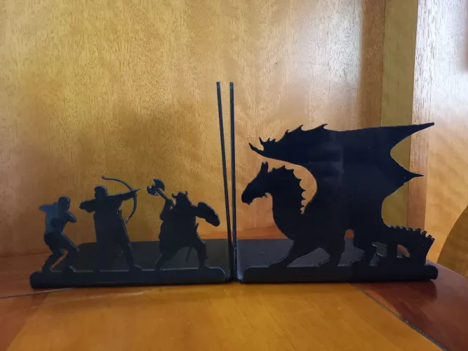 Aparador de livros Dragão RPG