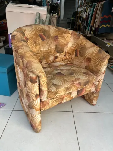 Poltrona Estilo Concha - Conforto e Elegância!