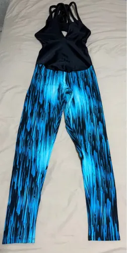 Macacão Fitness com Estampa Abstrata, novo, nunca usado tamanho 38