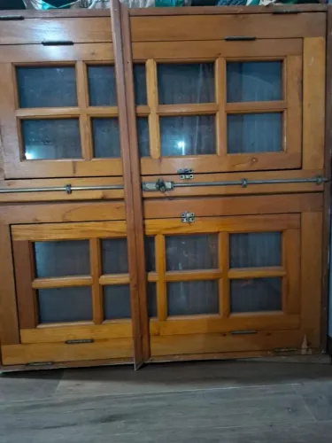 Porta e Janelas madeira maciça