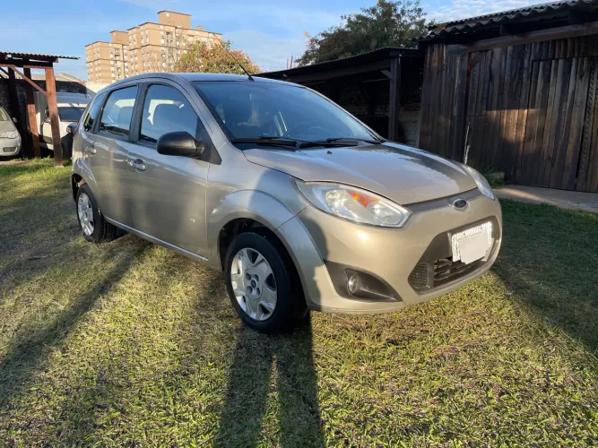 Ford Fiesta SE 1.6 8V Flex 5P 2014