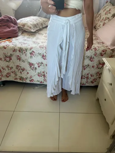 Saia longa branca com amarração