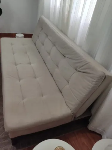 Sofá-Cama 3 Lugares Casal Premium Base e Pés de Madeira Suede Bege