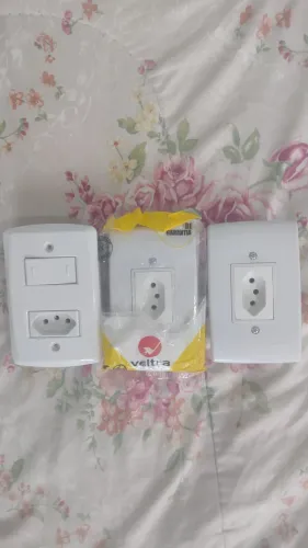 3 tomadas com interruptor e 3 tomadas novas marca fame, ilumi, tramontina e veltra, novos