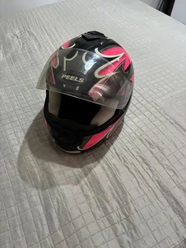 Capacete feminino