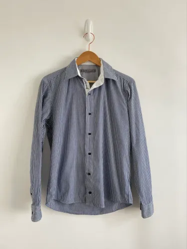 Camisa masculina tam 46 listras azul e branco Ogochi Cult