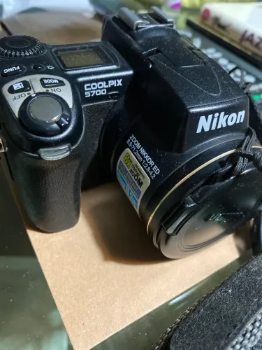 Nikon coolpix 5700 com defeito