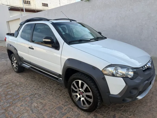Fiat Strada Adventure1.8/ 1.8 Locker Flex CD 2016