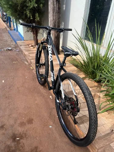 Bicicleta Vzan everest pro 29 