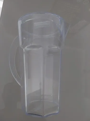 Jarro de acrilico transparente para água e sucessos.