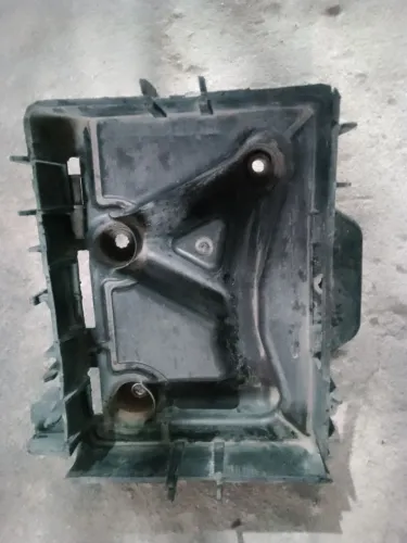 VW SUPORTE DE BATERIA 5Z0915331B