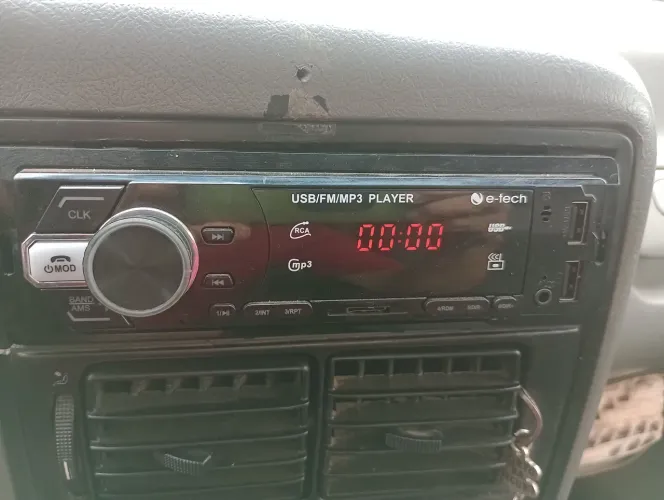 Vendo Som para carro USB /MP3, aceita oferta.