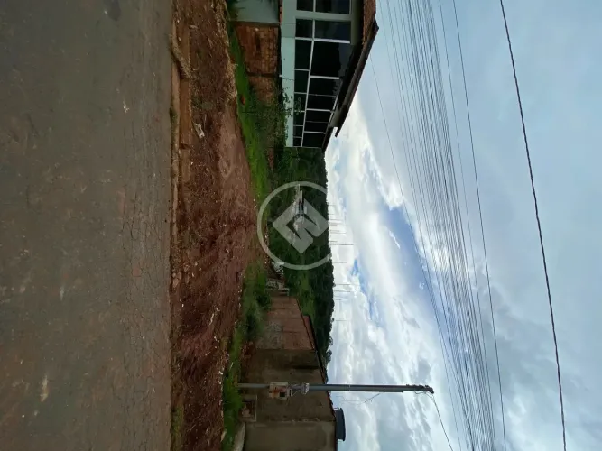 Ótimo terreno para você construir a casa do seu sonho, com vista definitiva para a mata !!