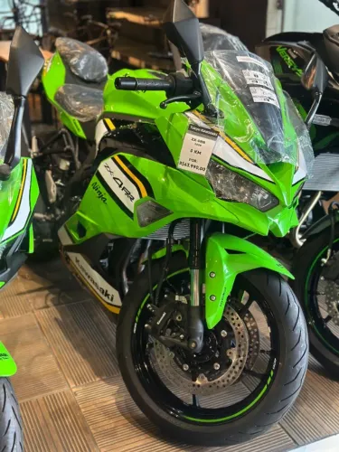 KAWASAKI - NINJA ZX-4RR KRT | 2026