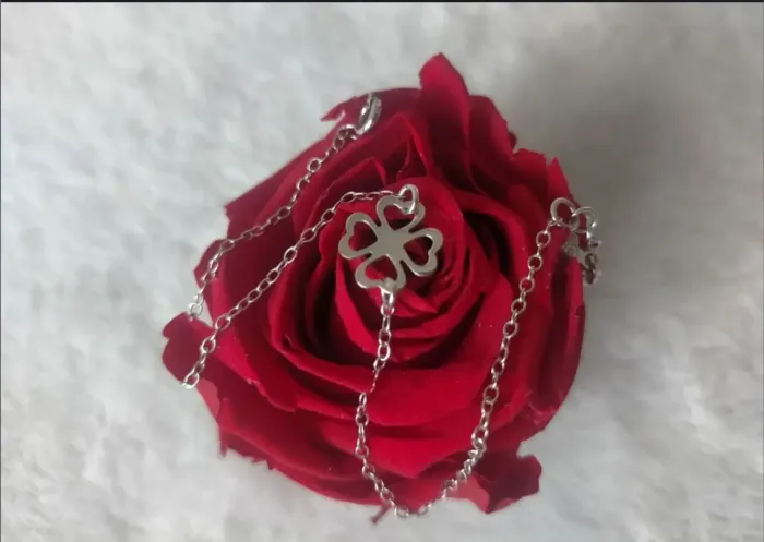 Pulseira prata de Trevo 4 Folhas - Elegância e Sorte