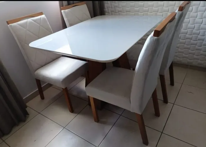 Mesa de jantar Caribe com cadeira veludo em madeira maciça