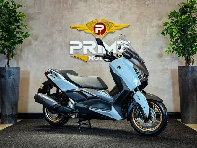 YAMAHA XMAX 300 CONNECTED 2026