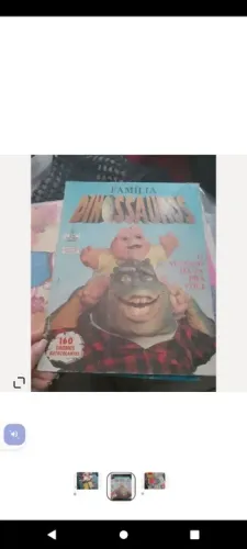 Álbum de figurinhas família dinossauros